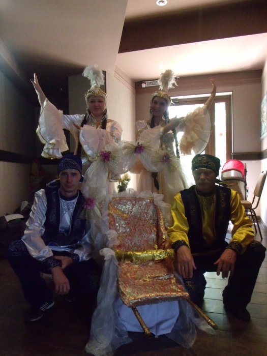 трон и сопровождение, фотография 6