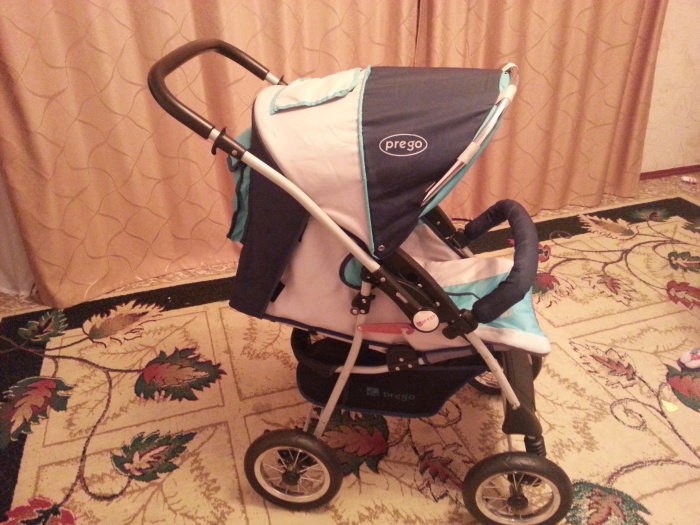 Продам детскую коляскю 