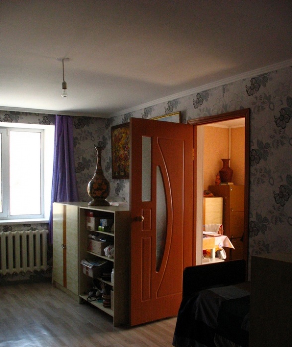 ПРОДАМ 2 КОМН КВАРТИРУ С РЕМОНТОМ, фотография 1