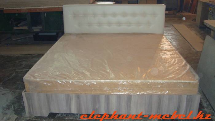 кровать, фотография 1