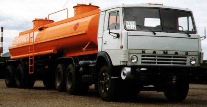 Бензовоз, фотография 1