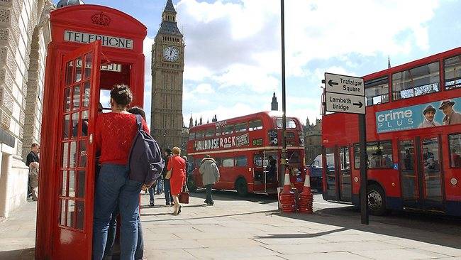 Красные телефонные будки из Англии, фотография 4