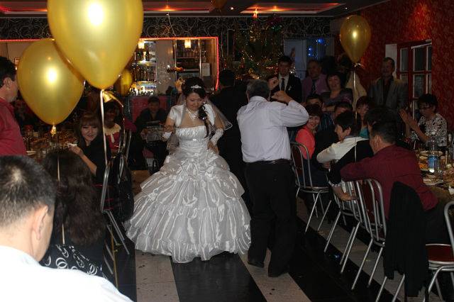 Свадебное платье, фотография 1