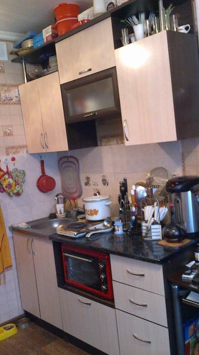 Продажа ком в общ секц типа с/у душ каб жел дв пл окно каб тв интернет, фотография 1