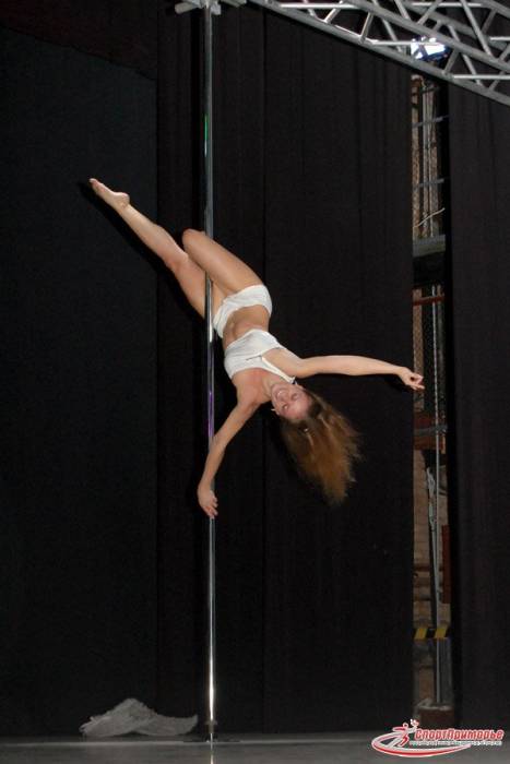 установка и изготовление профессиональных пилонов для танцев, фотография 4