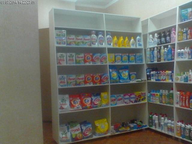 Стеллажи торговые, витрины новые, белый ламинат, фотография 1