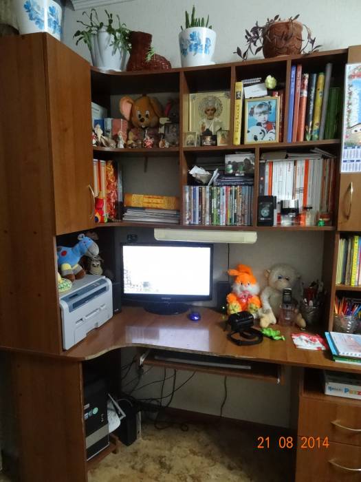 продам компьютерный стол, фотография 1