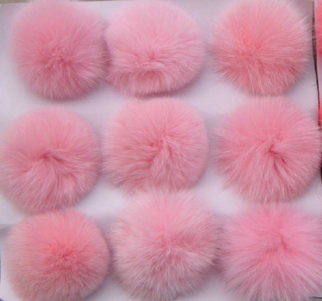 Помпоны из песца и енота оптом, фотография 2
