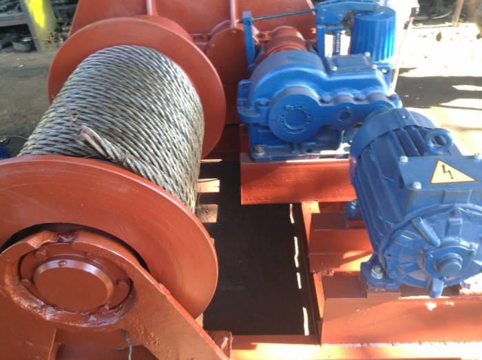 Лебедка маневровая электрическая ЛМ-3,2 с тросом, фотография 1