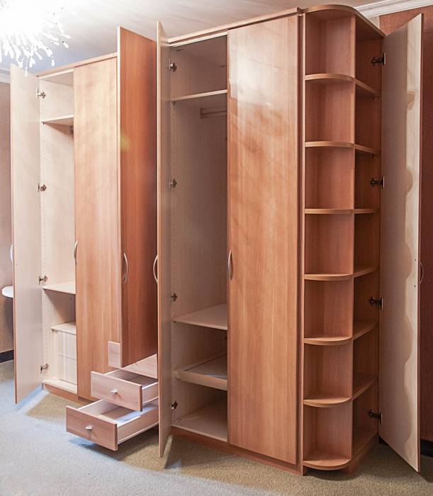 Продаем отличный вместительный шкаф, фотография 2