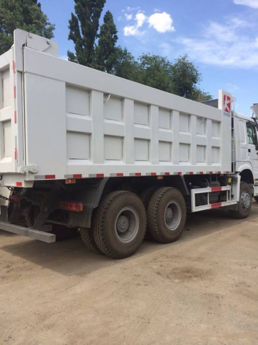 Самосвал HOWO в наличии, фотография 2