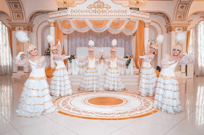 Вывод невесты с круглым Акжолом в Астане, фотография 3