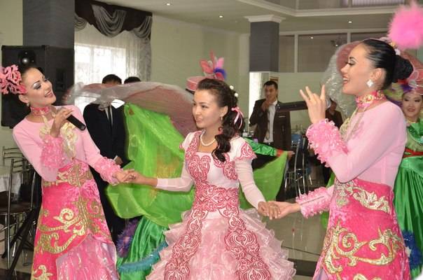 Вывод невесты с цветком в Астане, фотография 3