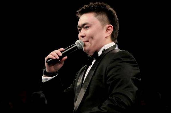 Шоумен ведущий Арман Момынов , фотография 1