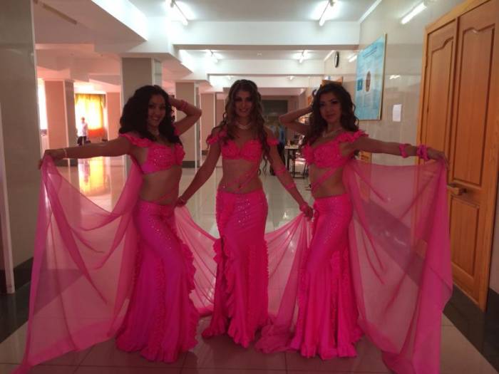 Восточный танец с крыльями, фотография 2