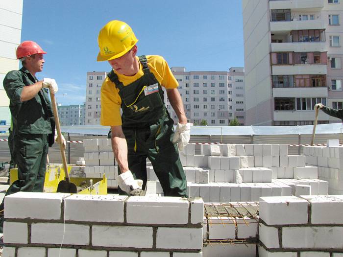 Каменщики, кирпичная кладка., фотография 1