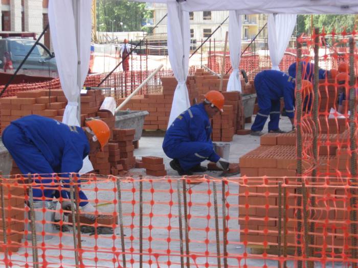 Каменщики, кирпичная кладка., фотография 2