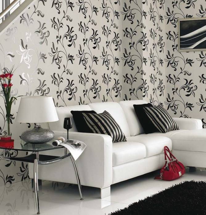 Нанесение обоев на стену, фотография 1