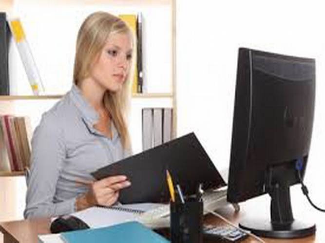 Офисный сотрудник, фотография 1