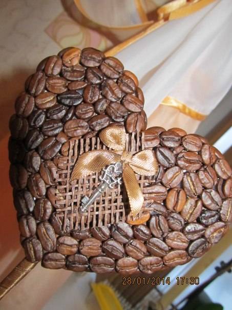 Топиарий из кофейных зерен сердце шар елочка на заказ ручной работы, фотография 3