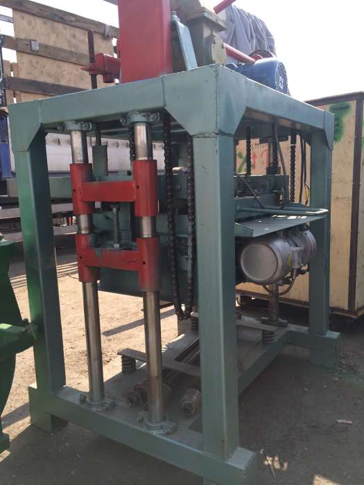 Станок для производства шлакоблоков, фотография 3