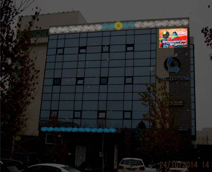 Новогоднее оформление фасадов здания, ресторанов, магазинов, фотография 1