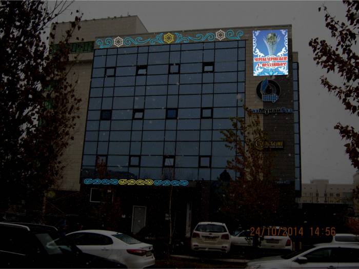 Новогоднее оформление фасадов здания, ресторанов, магазинов, фотография 3