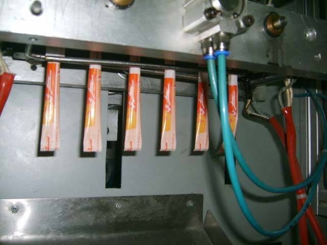 Упаковочное оборудование сахара-песка в стики и саше, фотография 1