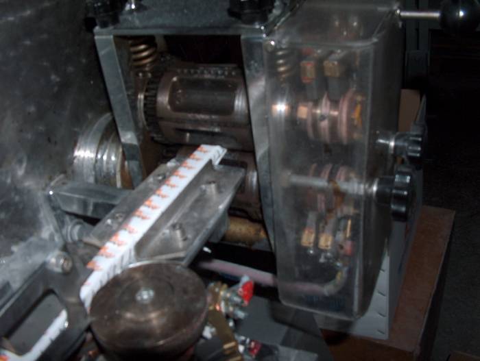 Оборудование для обёртки сахара в один кубик (подушка), фотография 4