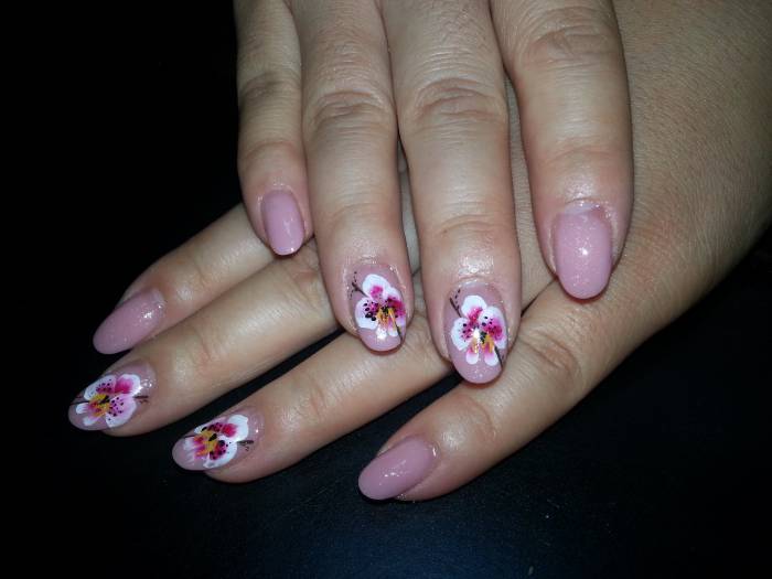 Наращивание ногтей (акрил и гель), фотография 1