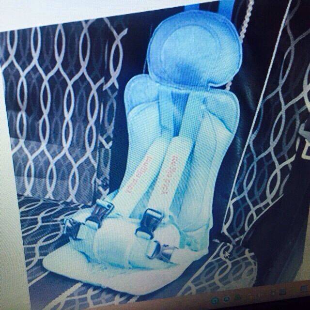 Детские бескаркасные автокресла, фотография 1