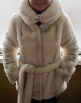 Белая искусственная шубка, фотография 1