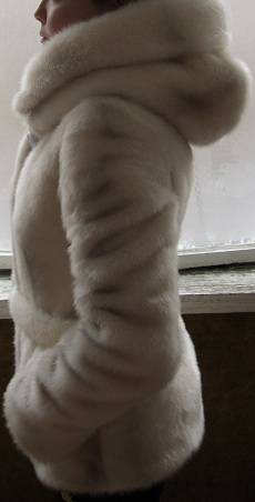 Белая искусственная шубка, фотография 2