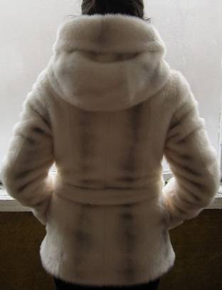 Белая искусственная шубка, фотография 3