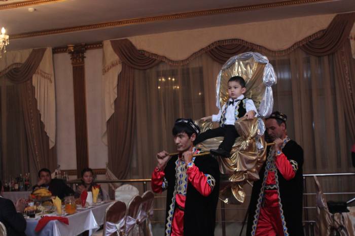 трон с сопровождением, фотография 6