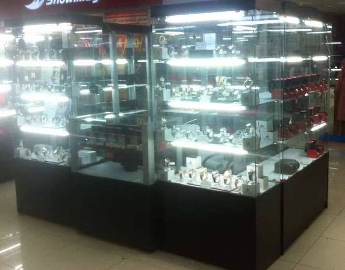 Витрина островок СРОЧНО, фотография 2