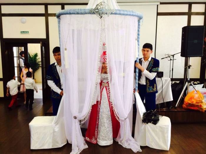 ведущий, асаба  на казахском языке Ержан , фотография 9