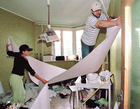 наклейка обоев, фотография 1