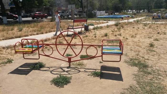 Продам навес. Качели. Огрождение. б/у. Сетка рябица. Кругляк трубы 50., фотография 6