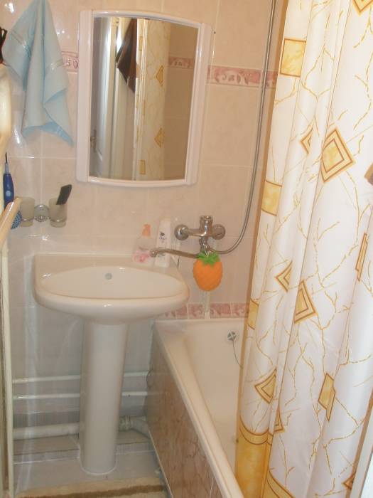 4 ком.кв.посуточно Сатпаева 27, фотография 4