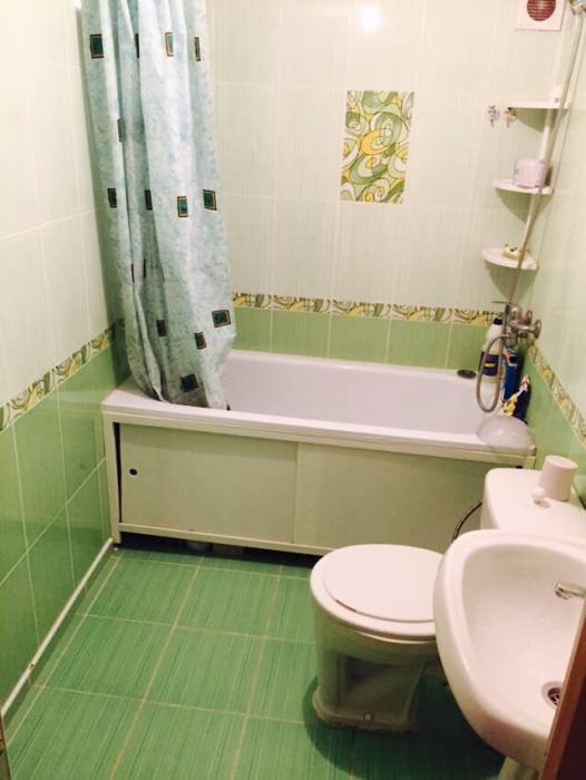 продам 1ком.квартиру на цокольном этаже, 188 улица.нов.сейфуллина д.22/2, фотография 1