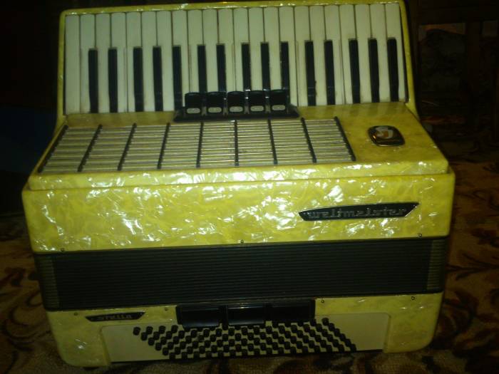 Продам аккордеон 