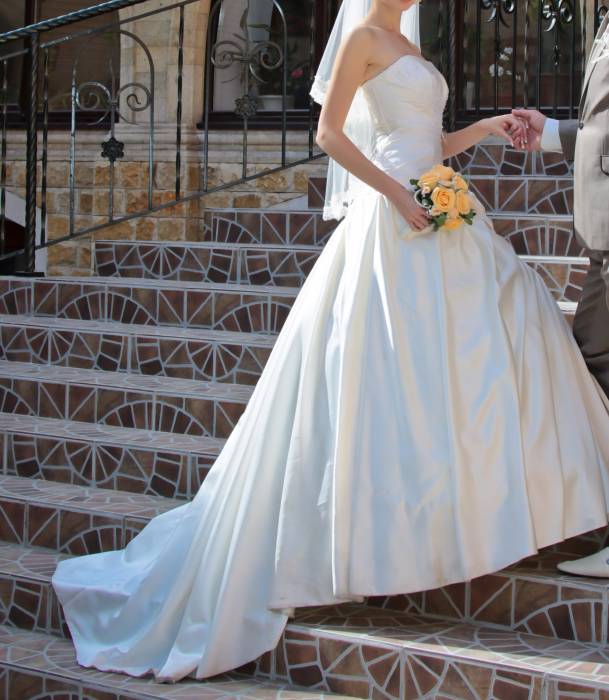 продаю свадебное платье, фотография 2