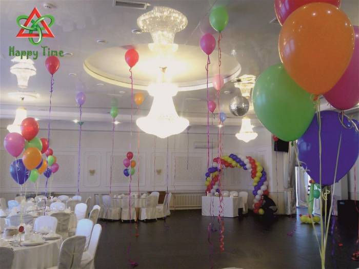 Оформление яркими шарами и сюрпризами, фотография 1