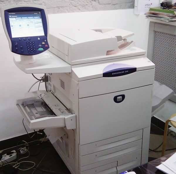 МФУ цветной принтер Xerox DC 240 , фотография 1