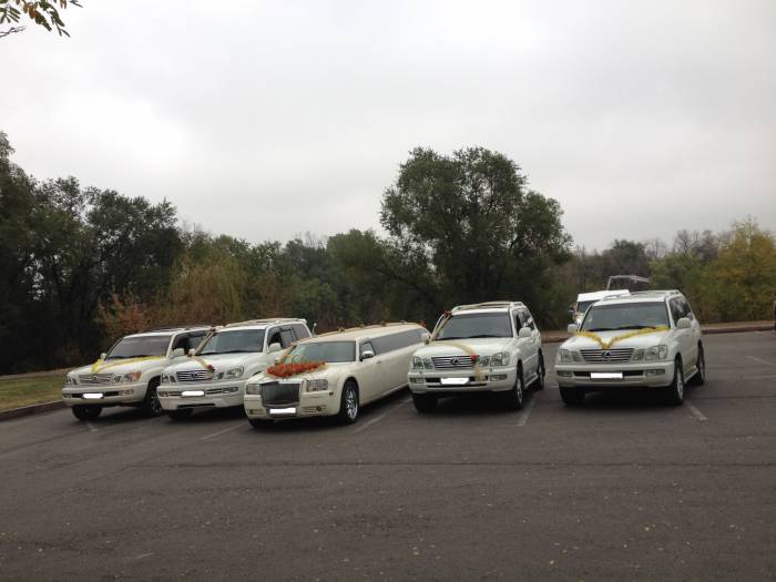 Лимузины,мерседесы S класса,крайслеры 300С и джипы Lexus LX-470 с водителем., фотография 8