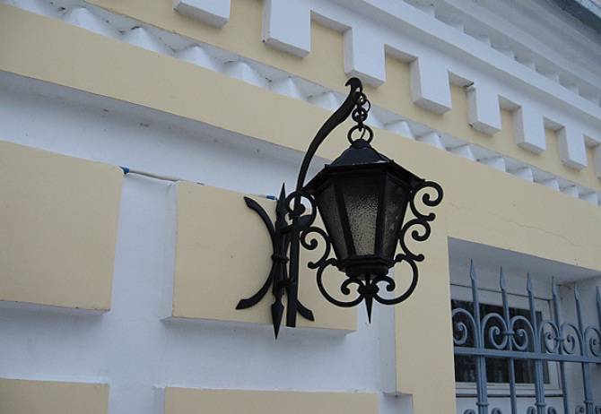 Кованые уличные фонари и настенные лампы, фотография 3