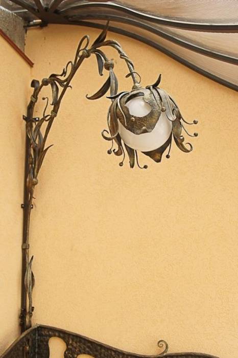 Кованые уличные фонари и настенные лампы, фотография 7