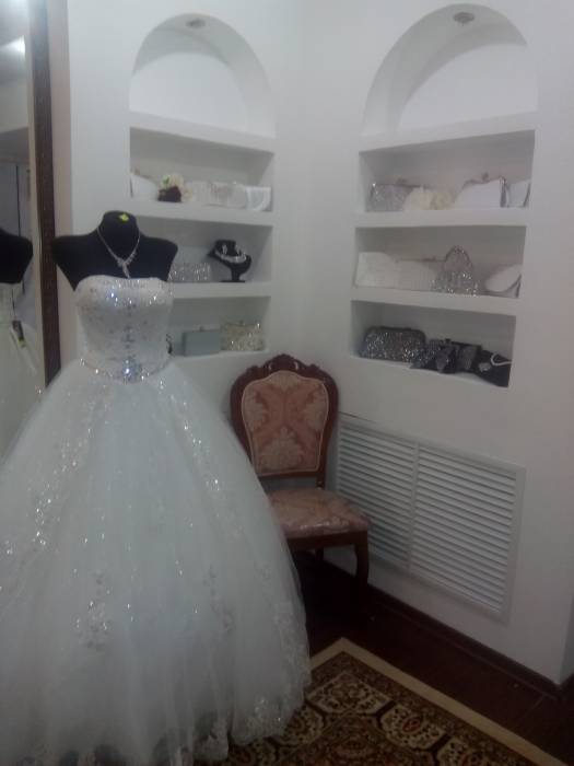 сдам свадебный салон с товаром и оборудованием, куйши дина 11/1, фотография 4