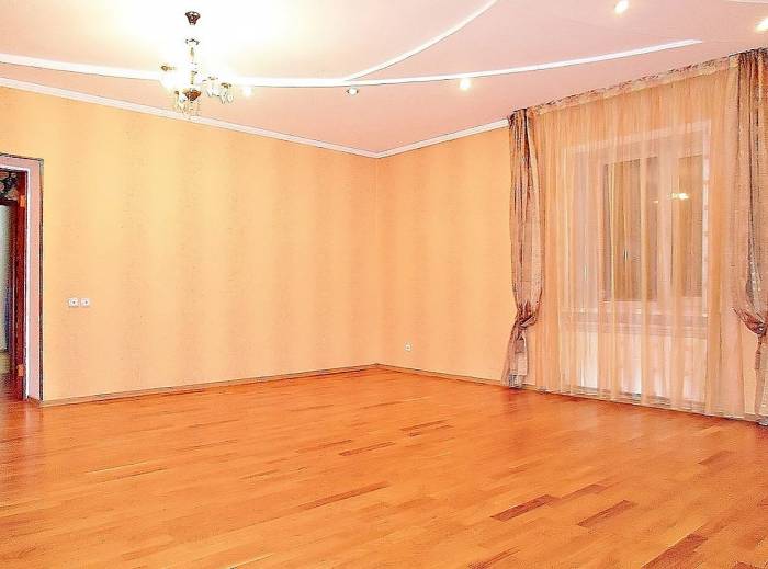 Продадим или обменяем трехуровневый коттедж, с удобным выездом на главную дорогу., фотография 7